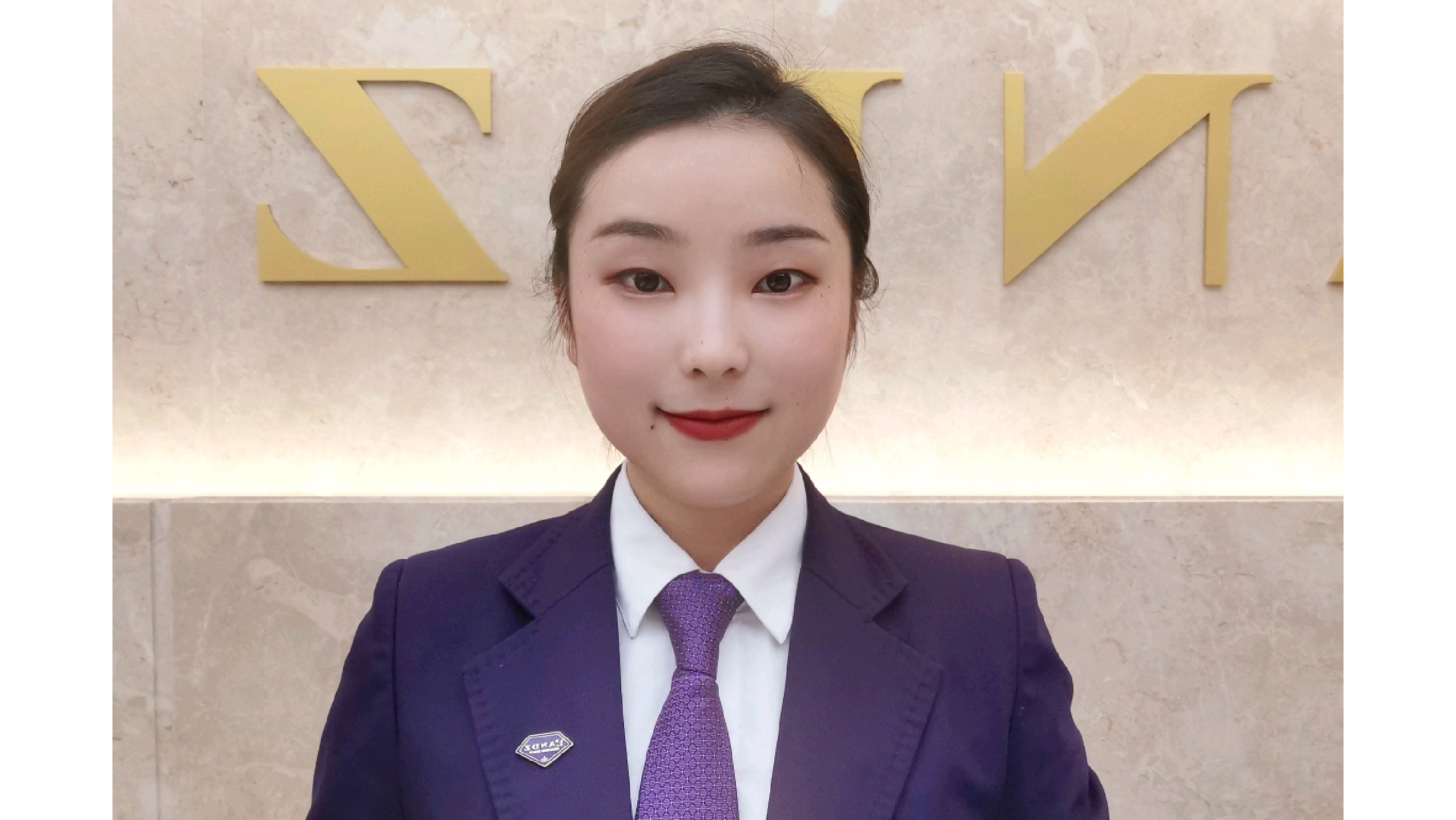 上海顶级豪宅部朱霜-豪宅咨询顾问经纪人-丽兹行官网